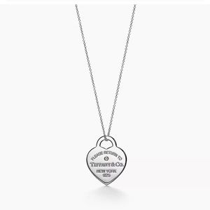 Tiffany&Co sterling silver heart pendant necklace